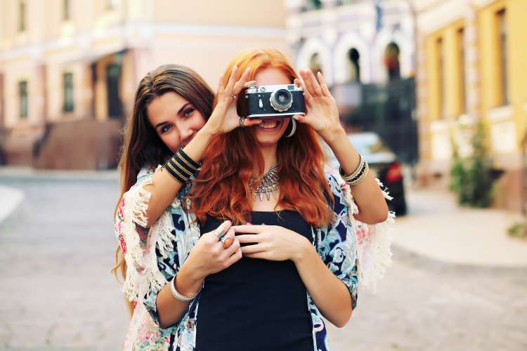 Prijateljici_shutter.jpg