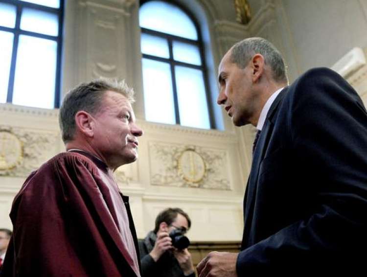 Janez Janša in njegov odvetnik Franci Matoz.