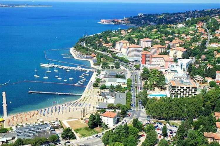 Počivalšek naj bi zahteval, da vlada najde denar za državni odkup lastniškega deleža Save, največje domače turistične skupine.