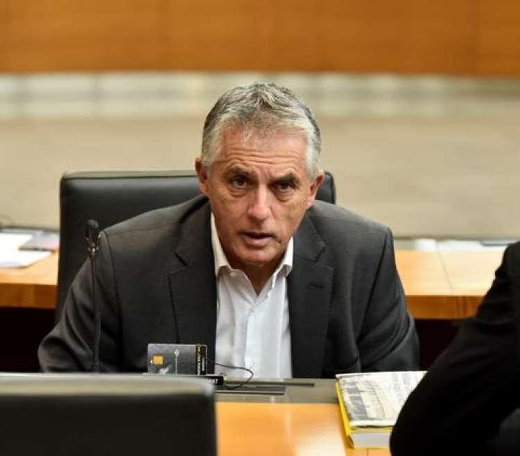 Tomaž Gantar je v elektronskih sporočilih NIJZ očital pozen odziv in napačno presojo nevarnosti COVID-19.