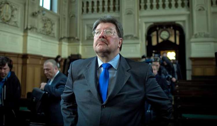 Igor Bavčar je bil zaradi pranja denarja pri poslih z delnicami Istrabenza leta 2015 obsojen na pet let zaporne kazni. Njeno prestajanje je začel šele leta 2017.
