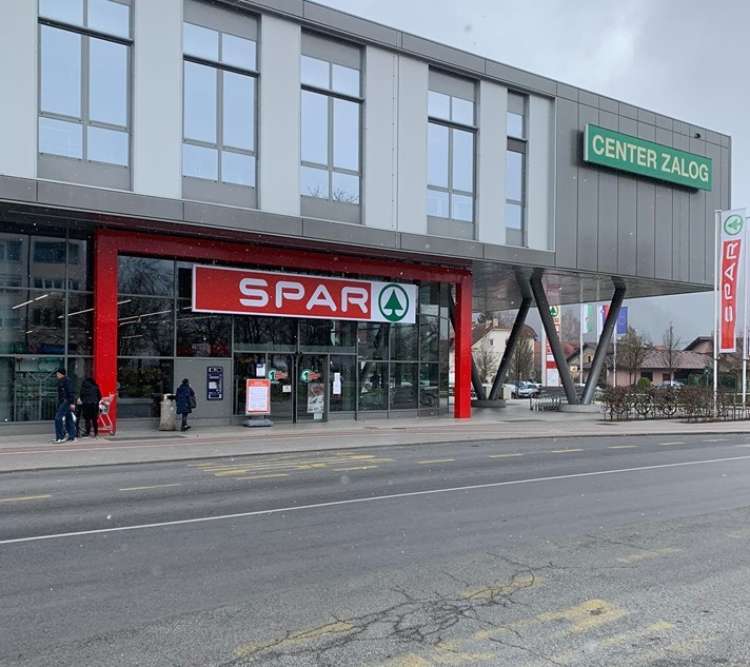 trgovina Špar, Zalog, kraja, napad na varnostnika