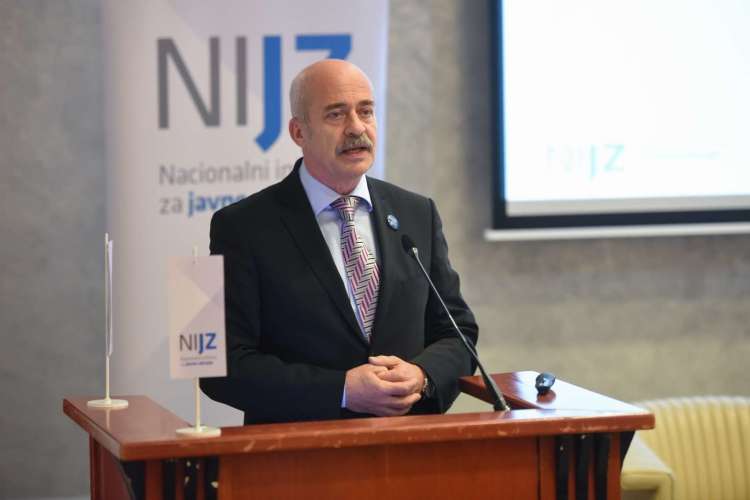 Ivan Eržen je prejšnji teden padel v nemilost vlade, saj je ocenil, da so bili nekateri dodatni omejitveni ukrepi nepotrebni.