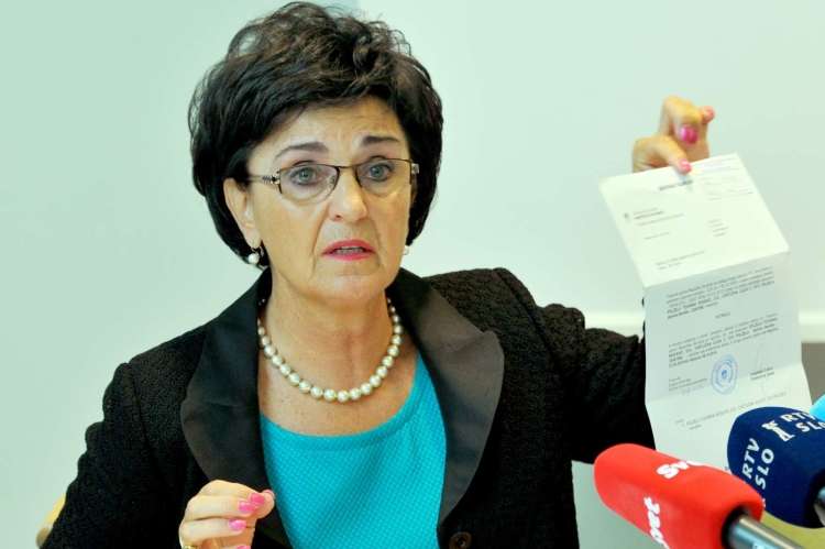 "Nisem sodelovala (nisem v nobenem organu stranke DeSUS) pri vstopu v Janševo vlado, še manj pa pri tem, da ostane v koaliciji," nam je februarja zatrdila odvetnica Branka Neffat.