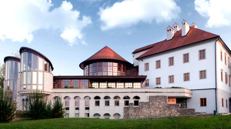 Knjižnica Mirana Jarca