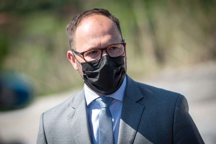 Na ministrstvu za infrastrukturo, ki ga vodi Jernej Vrtovec (NSi), dodatnim plačilom nasprotujejo.