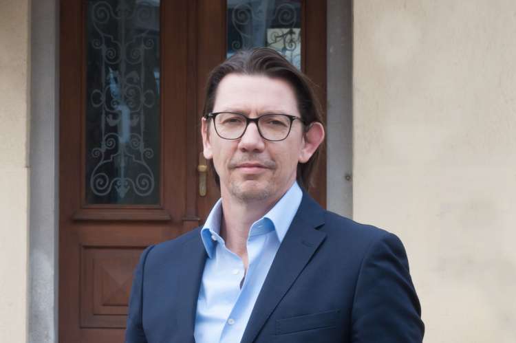 Jože Golobič (na fotografiji) je pred tednom dni postal generalni direktor UKC Ljubljana s polnim mandatom. Pri tem mu je veliko pomagala tudi podpora ministra za zdravje Janeza Poklukarja, ki je pred Golobičem vodil največjo bolnišnico v državi.