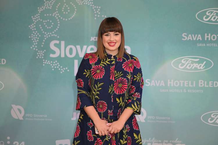 Nika Kovač je postala prvi obraz kampanje, zaradi katere je 682.000 ljudi sredi poletja odšlo na volišča.