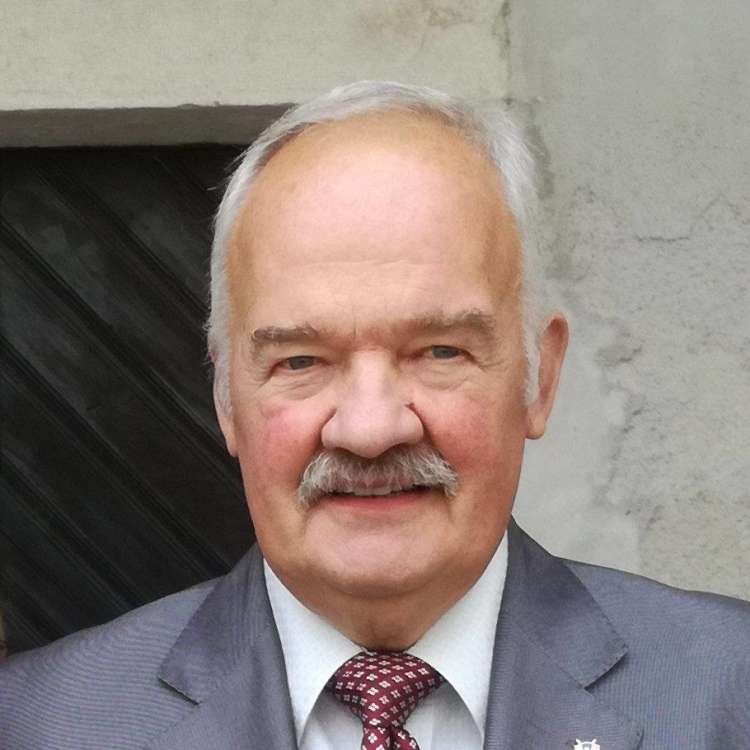Upokojeni polkovnik Miha Butara je v pogovoru za necenzurirano.si razkril nekatere, širši javnosti do zdaj neznane podrobnosti o dogajanju pred in med vojno leta 1991.