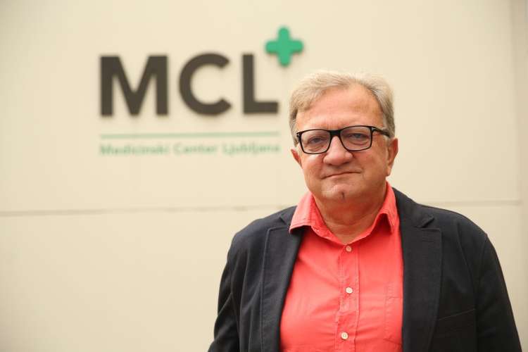 Marko Bitenc je eden zmagovalcev epidemije covid-19. Njegov zavod je prevzel pobudo in državi pomagal pri množičnem hitrem testiranju prebivalstva.