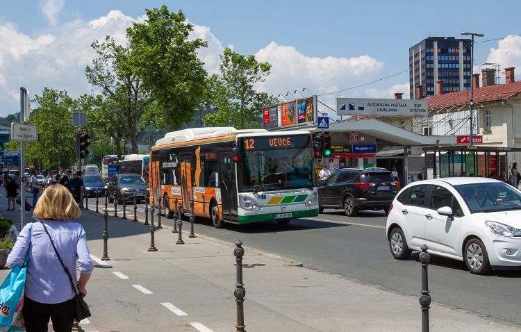 promet, kolone, zastoji, avtocesta, avtobus
