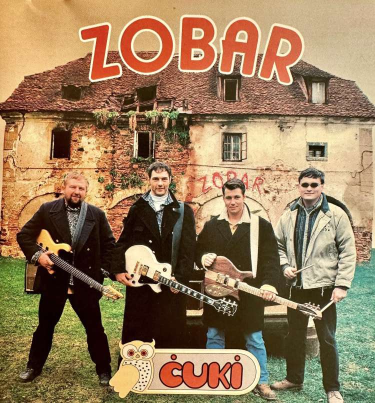 Čuki v prvotni zasedbi na naslovnici albuma Zobar