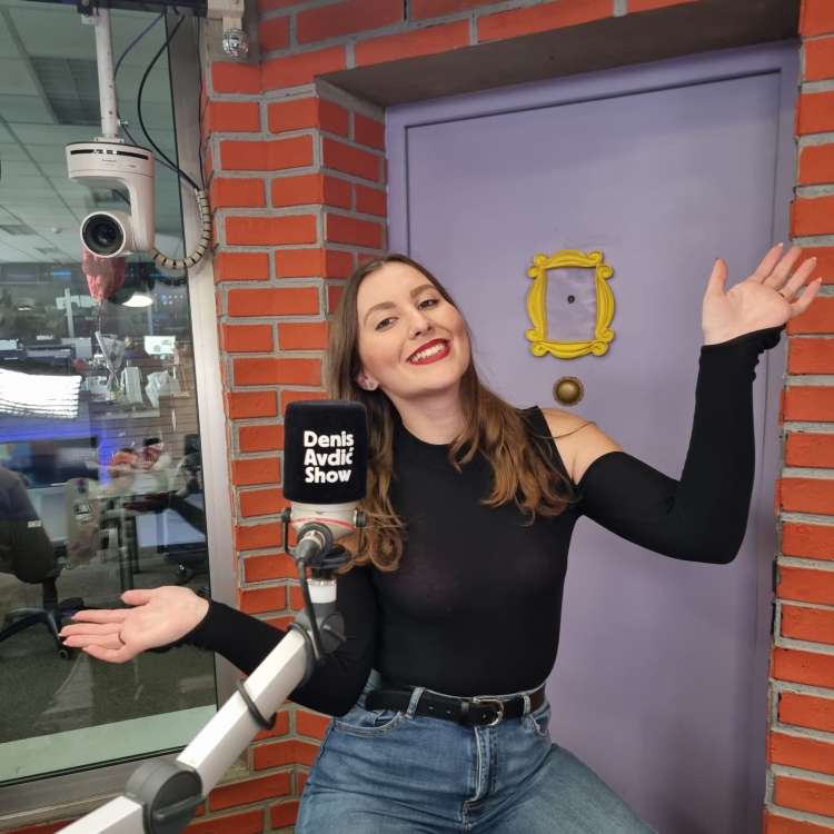 lara tošič