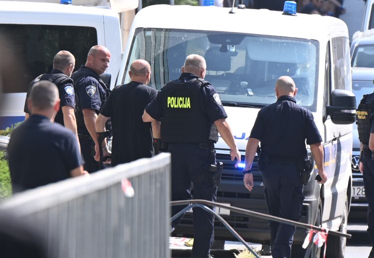 hrvaška-policija, kbc-zagreb, aretacija, moški-s-pištolo
