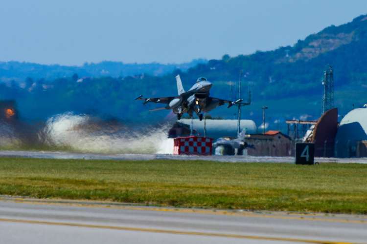 Steadfast Noon, f-16