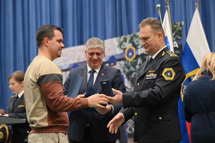 policija poklukar petrič medalje-za-hrabrost