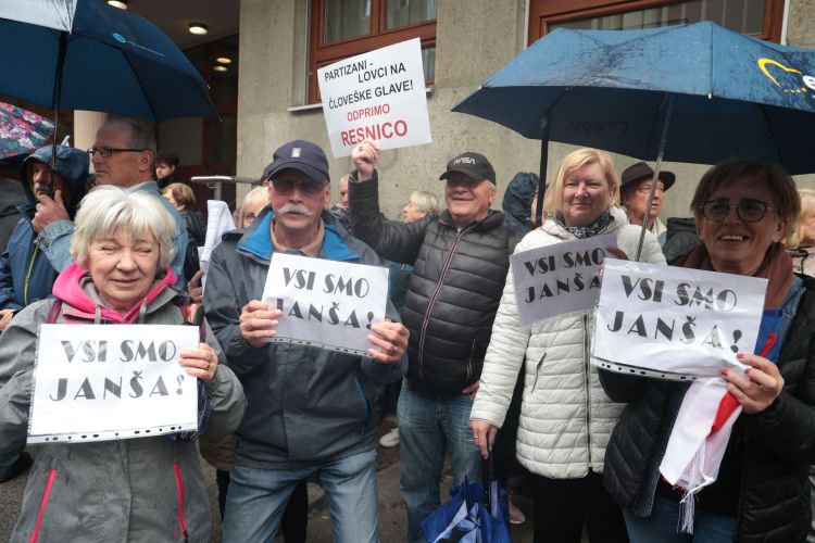 protest v podporo janši