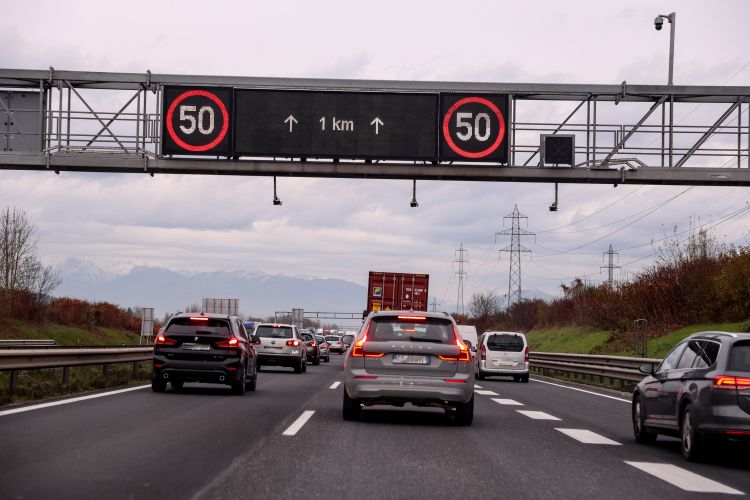 avtocesta, promet, sekcijsko merjenje hitrosti