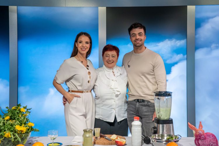 Martina se je ustrašila, da bo regratov smuti dleovbal prehitro, Gašper jo je potolažil, da bo medte