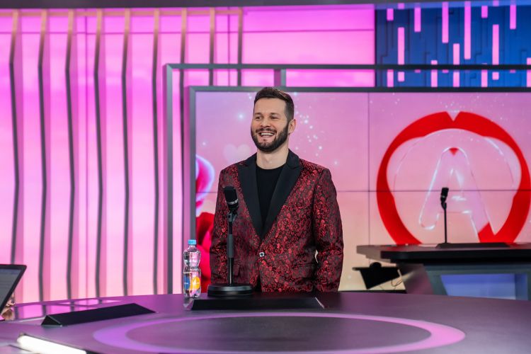Martin je napisal pesem Srce zadrhti, ki jo bosta z našo Martino zapela na CMC Festivalu v Vodicah.