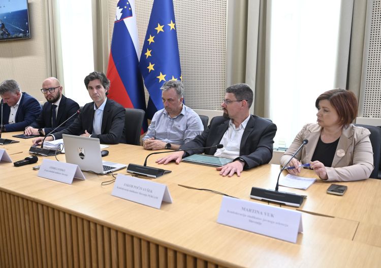 Miro Smrekar, Denis Kordež, Luka Mesec, Andrej Zorko, Jakob Počivavšek, Martina Vuk
