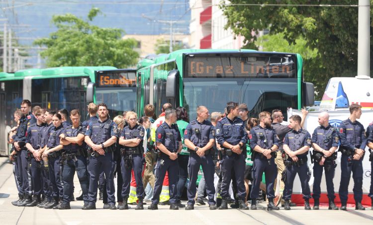 gradec, streljanje, policija
