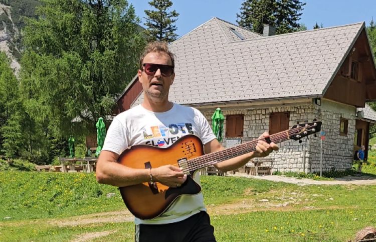radio-aktual, gremo-v-hribe, nagradna-igra