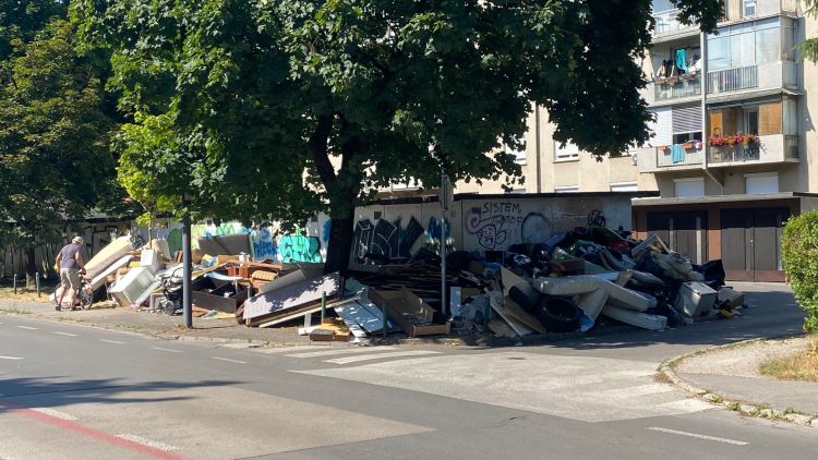 derceva-ulica, odpadki, crno-odlagalisce