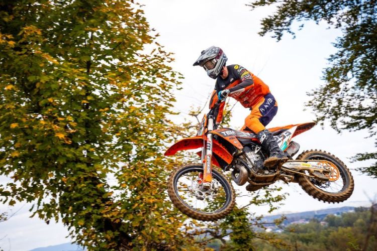 Jan Pancar (253) je bil tokrat v razredu MX Open razred zase.jpg