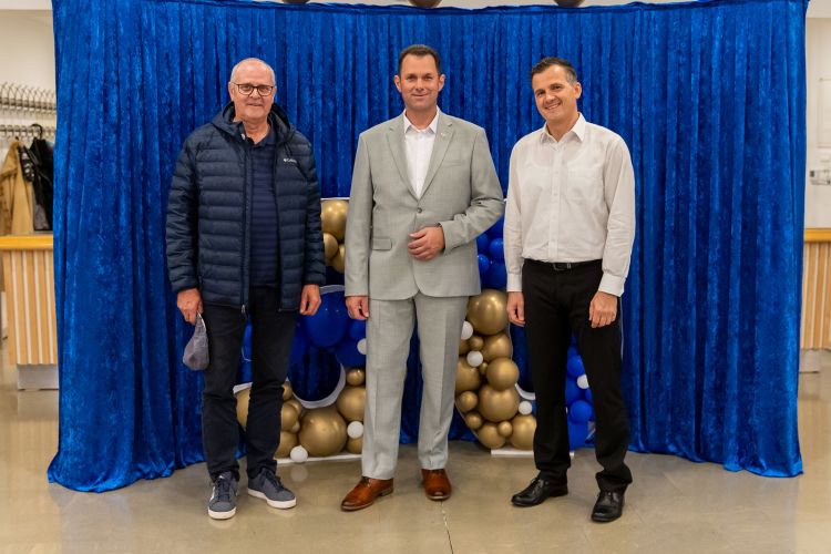 TONI VERDERBER, TONI MEŽAN IN IZTOK PESERL.jpg