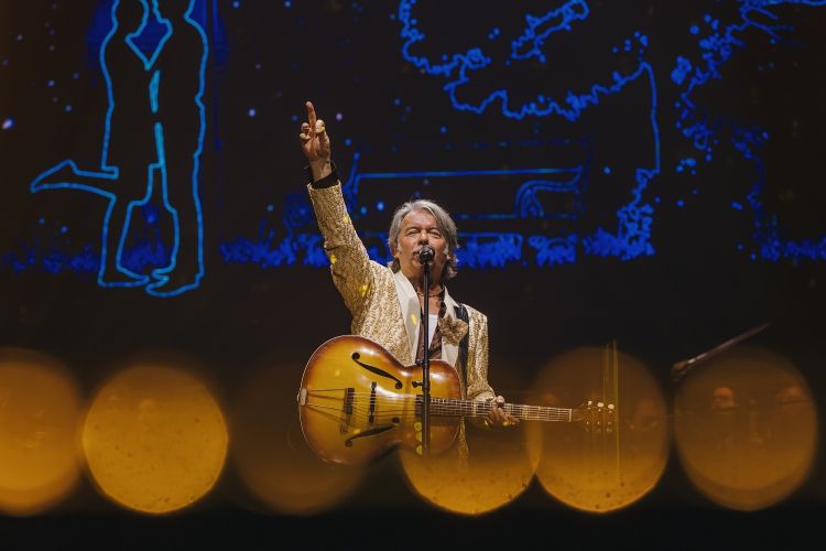 Magnifico v Stožicah: božični slogan »Naredimo božič spet velik!« je napolnil dvorano z energijo in smehom.