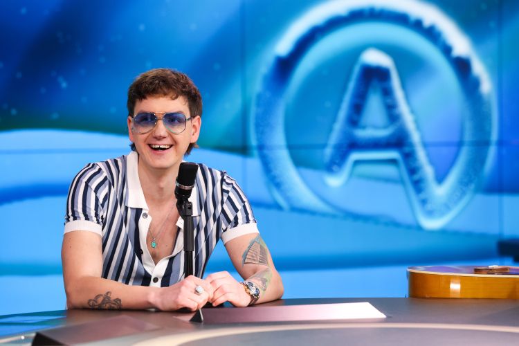 Radio Aktual posluša vsak dan, ko gre na kavico.