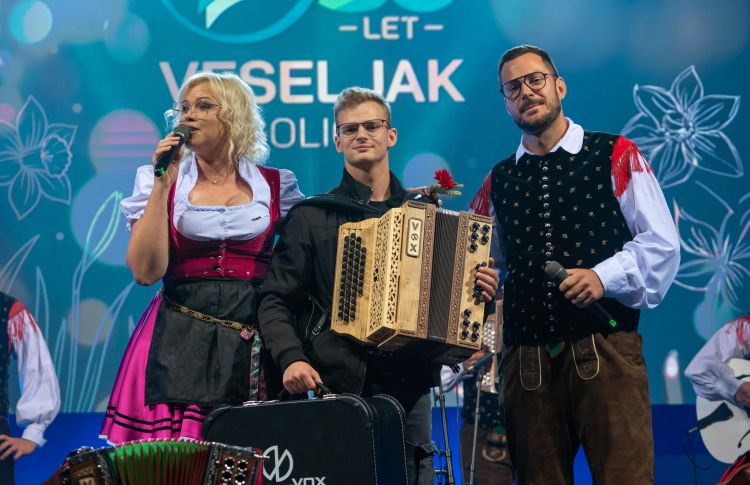 Veseljak, rojstni dan, harmonika