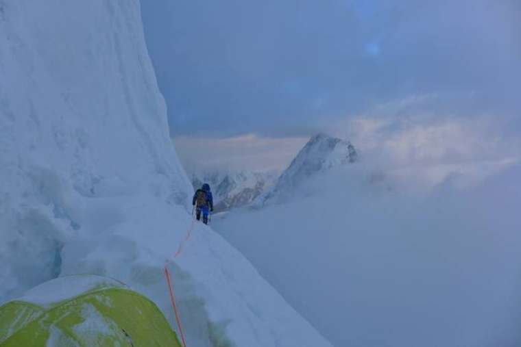 Začetek plezanja z zadnjega bivaka na Gašerbrumu IV, 7500 metrov visoko_foto Aleš Česen