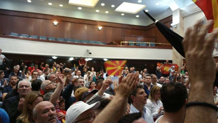 makedonija-parlament-vdor_tw9