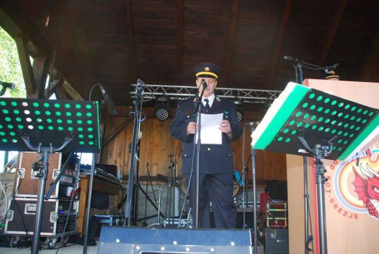 Brez opisa