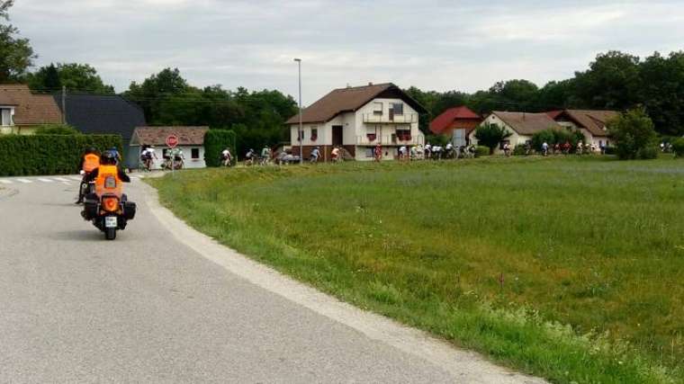 Brez opisa
