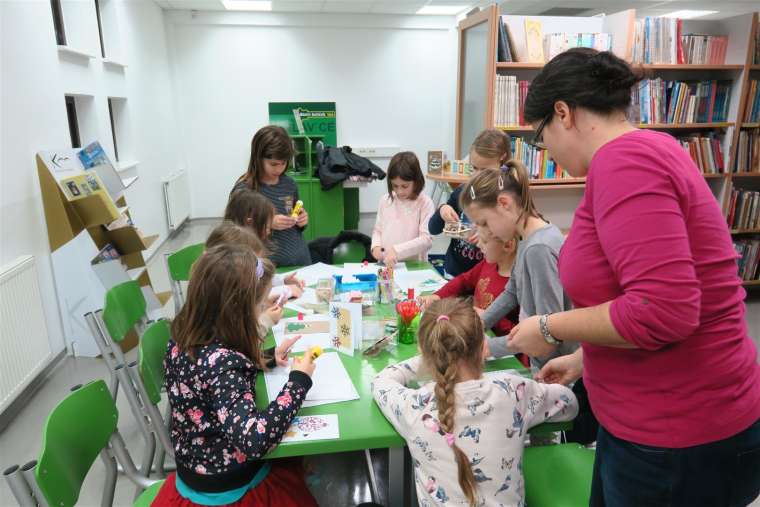 KNJIŽNICA BREŽICE DAN SPLOŠNIH KNJIŽNIC IZDELAVA VOŠČILNIC