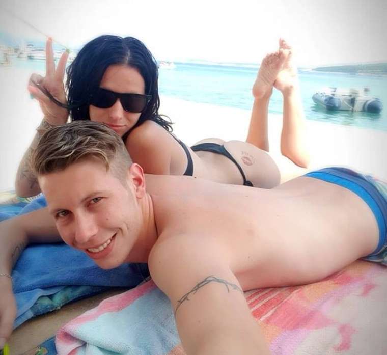 Parček je užival na težko pričakovanem dopustu.