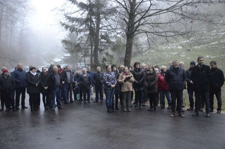 Obnovljen odsek ceste, ki povezuje krško in sevniško občino