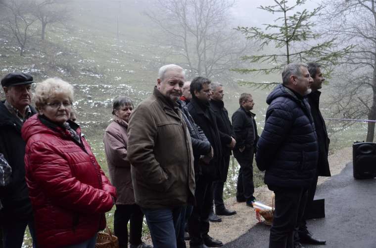 Obnovljen odsek ceste, ki povezuje krško in sevniško občino