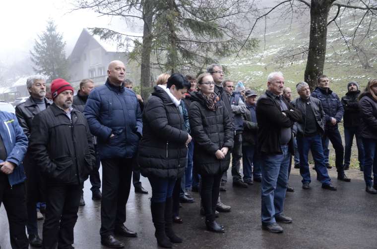 Obnovljen odsek ceste, ki povezuje krško in sevniško občino