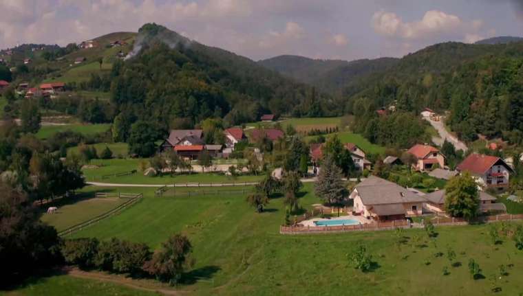Na posestvu se te dni odvija prava drama ...