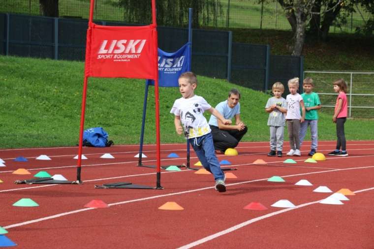 423-mini-olimpijcev-na-novomeški-olimpijadi