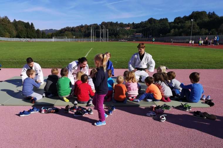 423-mini-olimpijcev-na-novomeški-olimpijadi