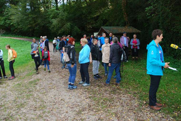 jesenski-pohod-po-učni-kraški-poti-in-odprtje-brvi