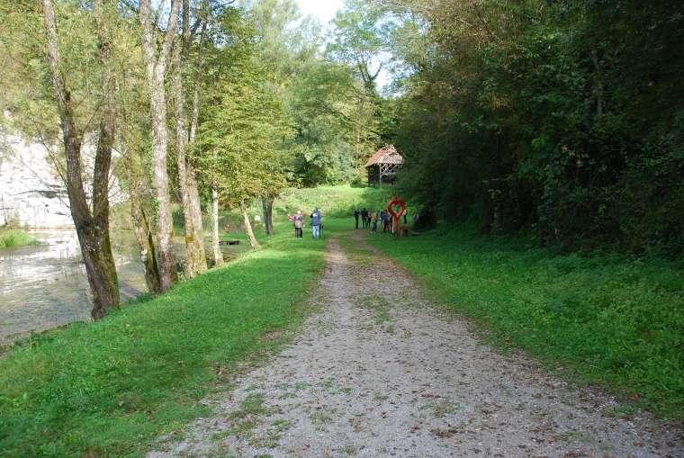 jesenski-pohod-po-učni-kraški-poti-in-odprtje-brvi