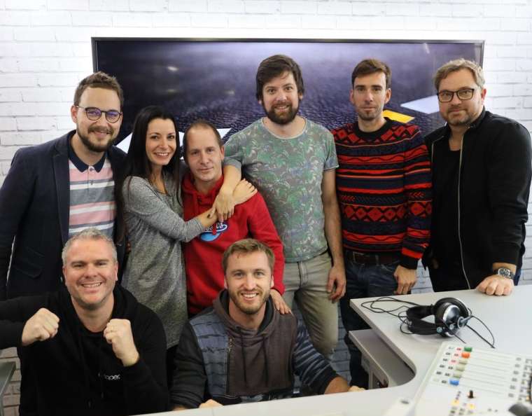 Jurij Zrnec in zasedba Pr' Hostar na Radiu 1.