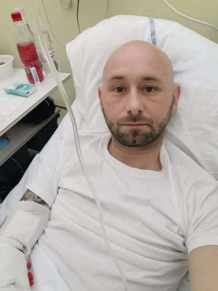 Rene okreva po operaciji.