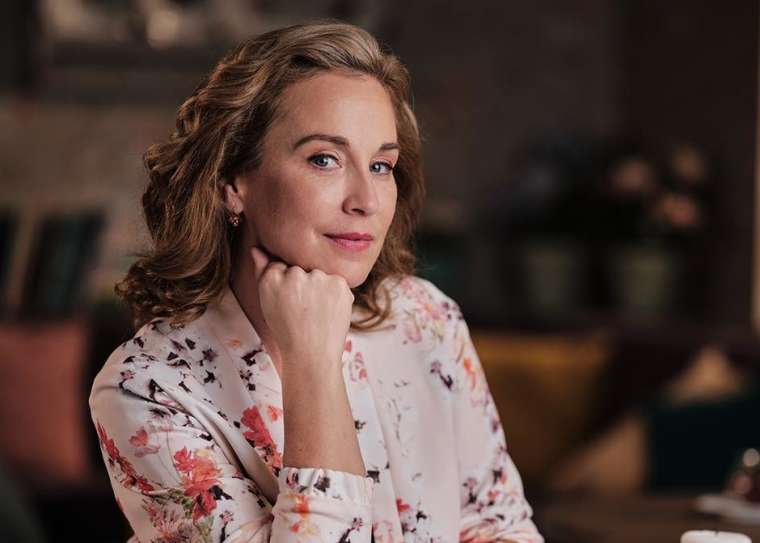 Nina Ivanič kot Dragica Trošt